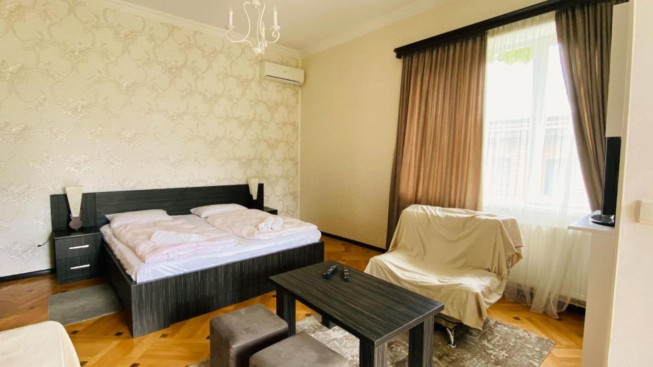 Neli & Zaal Guest House Telavi Luaran gambar