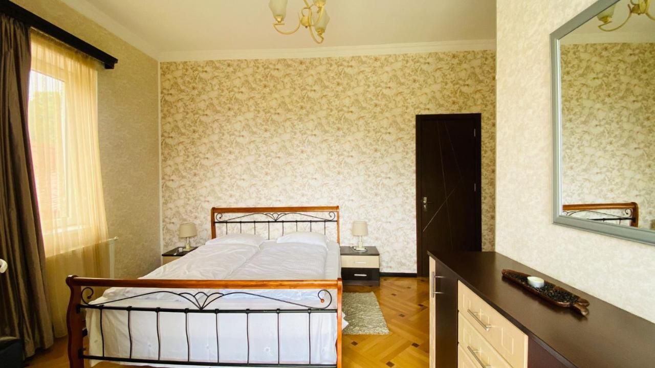 Neli & Zaal Guest House Telavi Luaran gambar