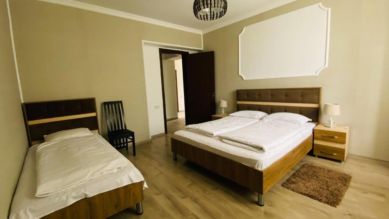 Neli & Zaal Guest House Telavi Luaran gambar
