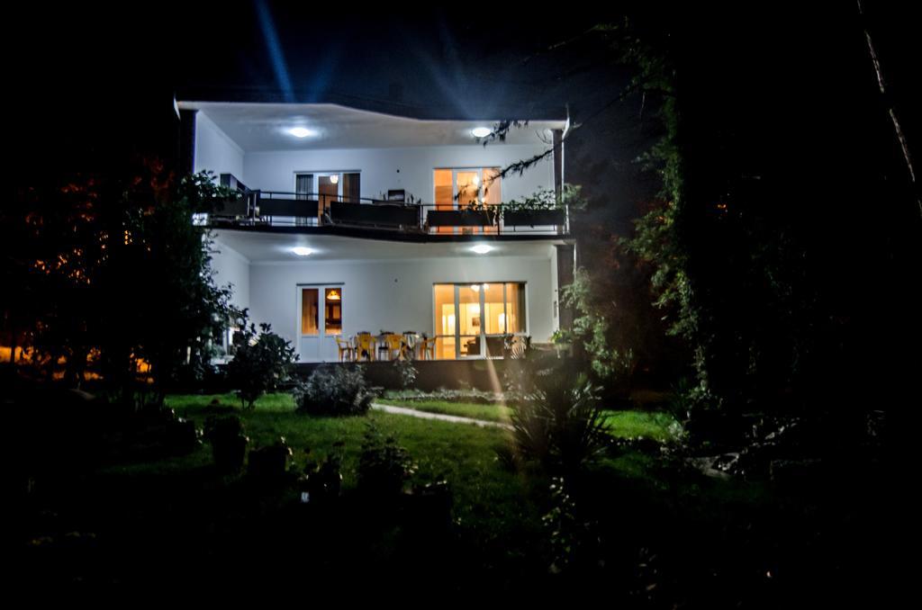 Neli & Zaal Guest House Telavi Luaran gambar